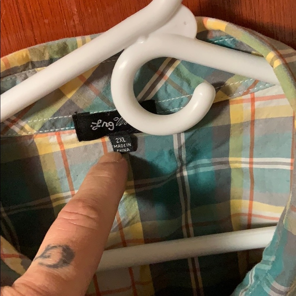 Button down - Picture 3 of 3